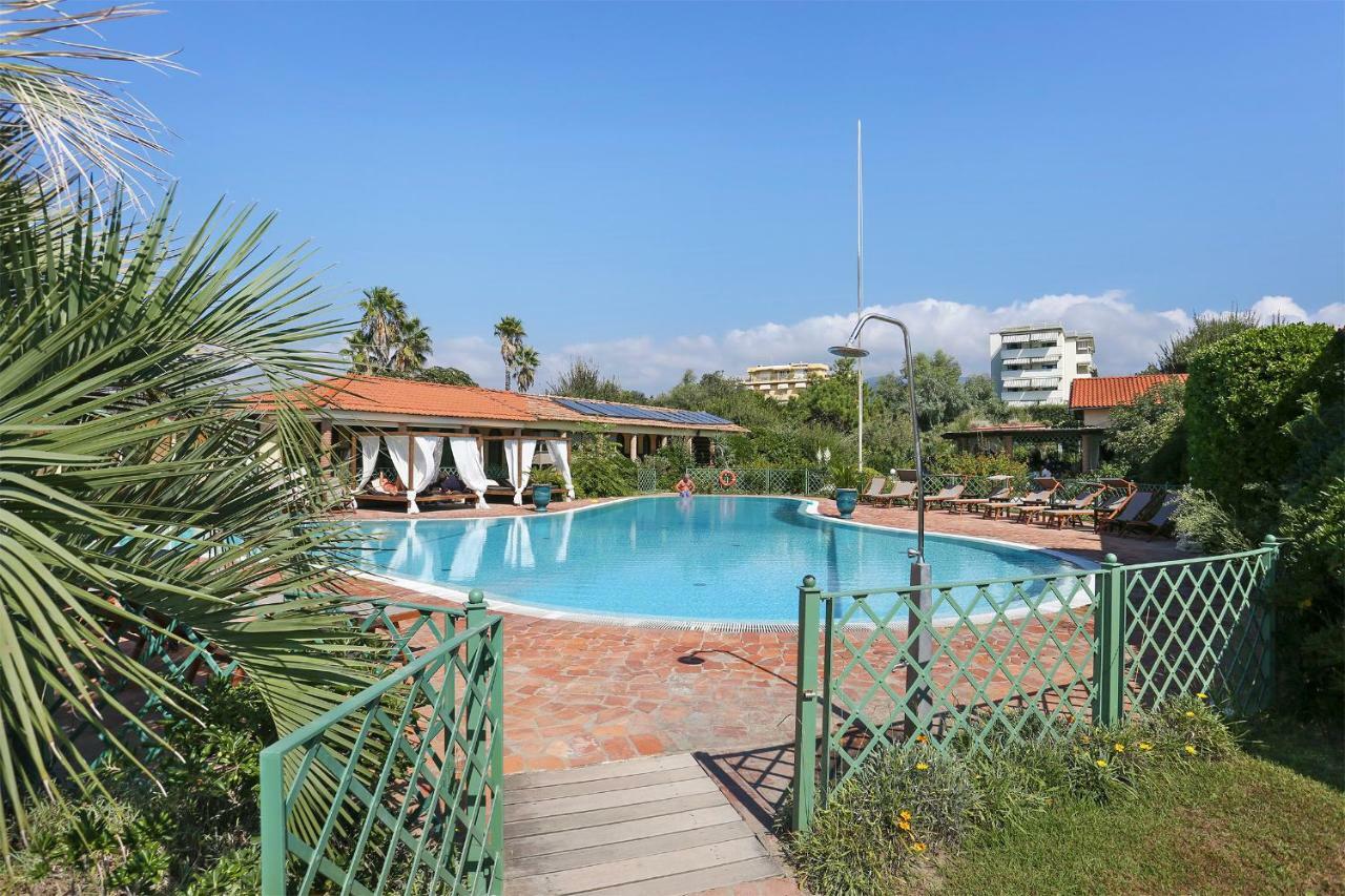 Soleado Beach House Pietrasanta Exterior photo